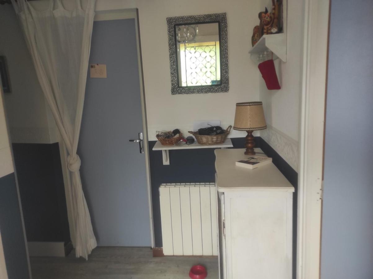 Chambre Spatieuse Avec Grand Lit. Aspet Eksteriør billede